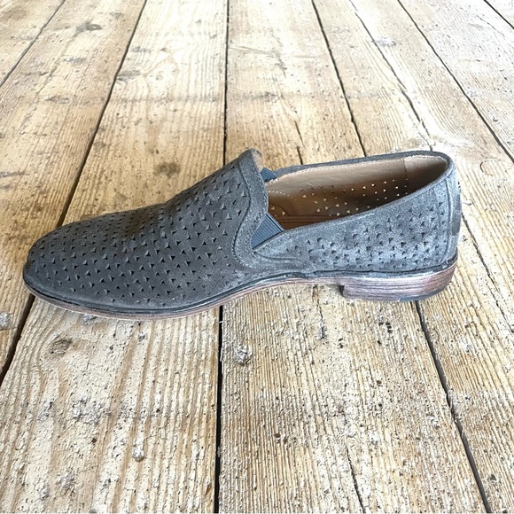 Trask Ali Taupe Suede Perforated Loafers 8.5 NWOT Quiet Luxury Neutral Flat - Picture 5 of 10